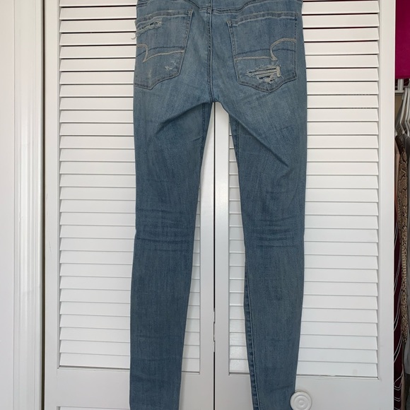 High Rise Distressed Jeans - Picture 3 of 3